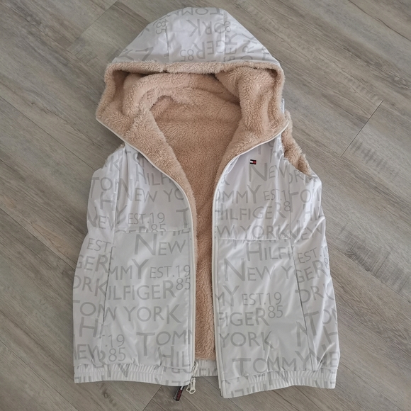 Reversible Vest - Picture 2 of 7